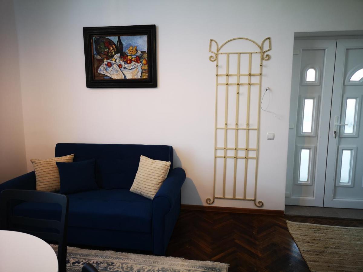 Weisz Apartment-City Center-Free Private Parking,Wifi,Ac Карей Екстериор снимка