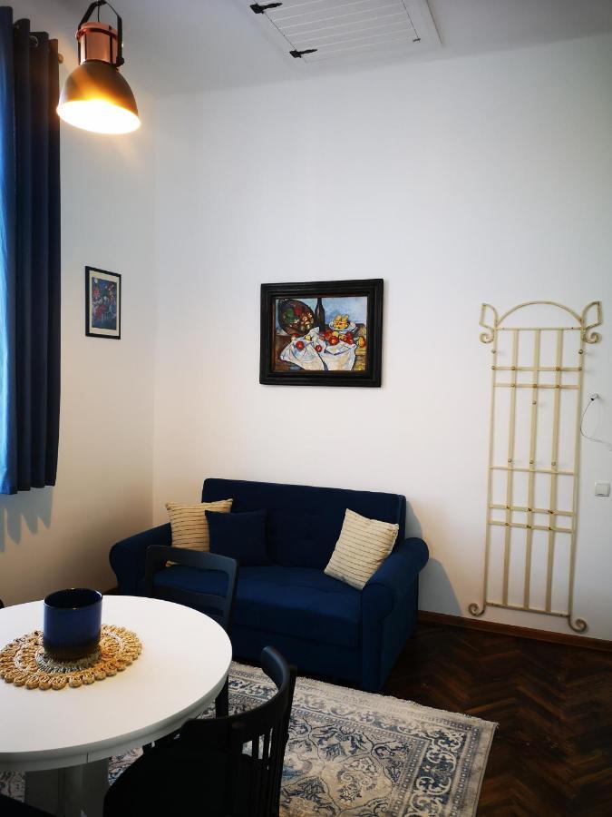 Weisz Apartment-City Center-Free Private Parking,Wifi,Ac Карей Екстериор снимка