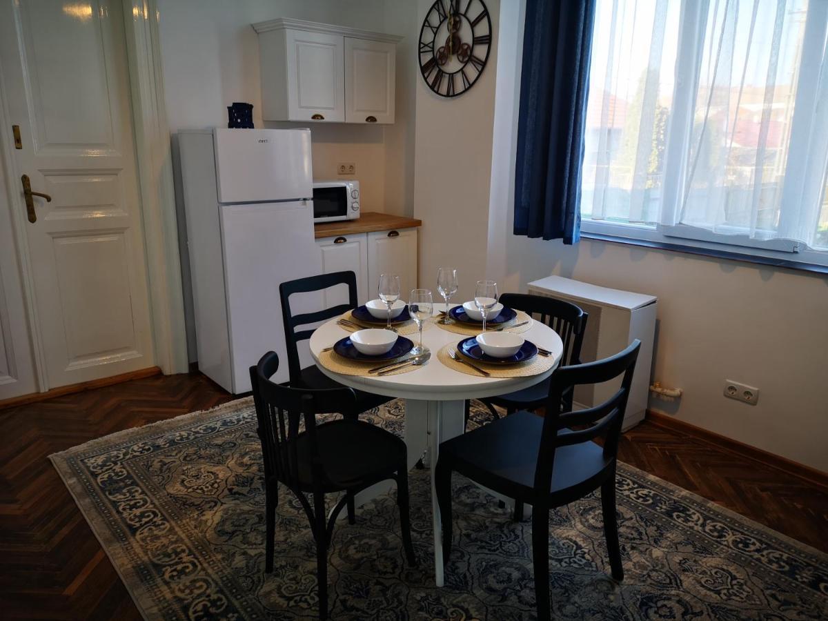 Weisz Apartment-City Center-Free Private Parking,Wifi,Ac Карей Екстериор снимка
