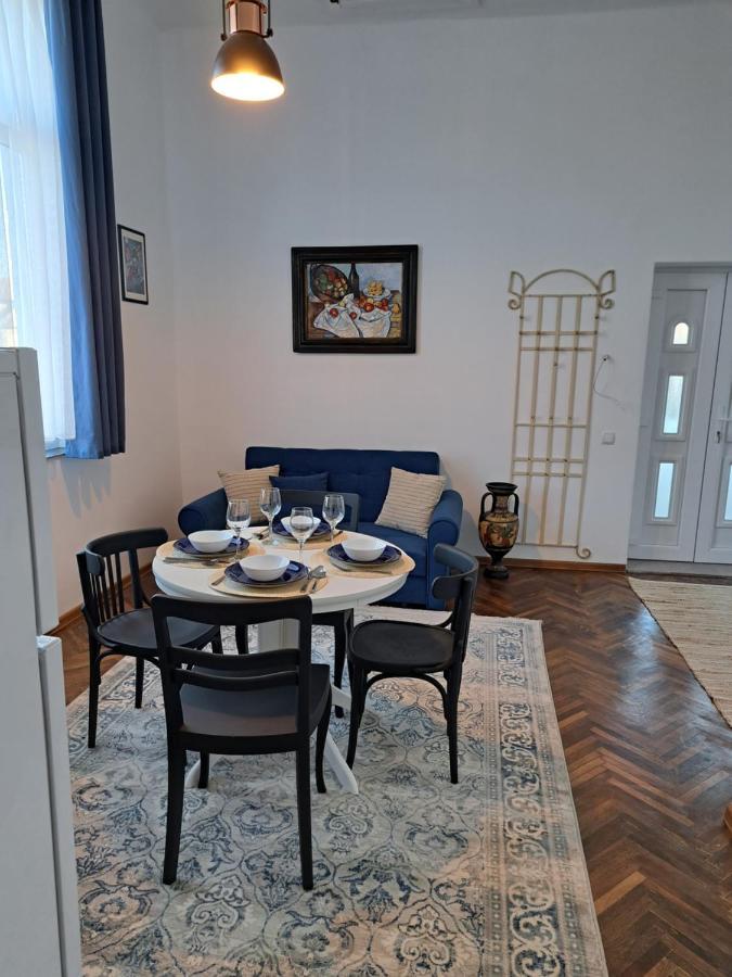 Weisz Apartment-City Center-Free Private Parking,Wifi,Ac Карей Екстериор снимка