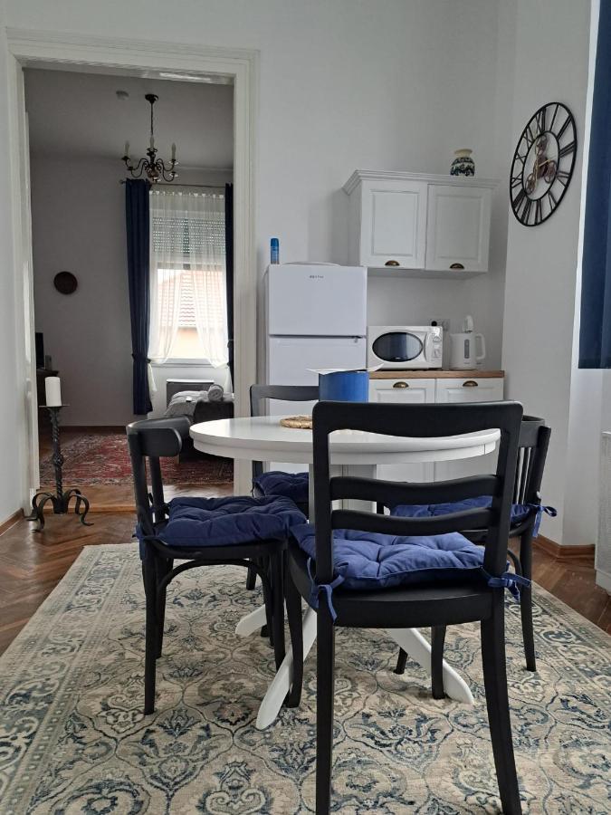 Weisz Apartment-City Center-Free Private Parking,Wifi,Ac Карей Екстериор снимка