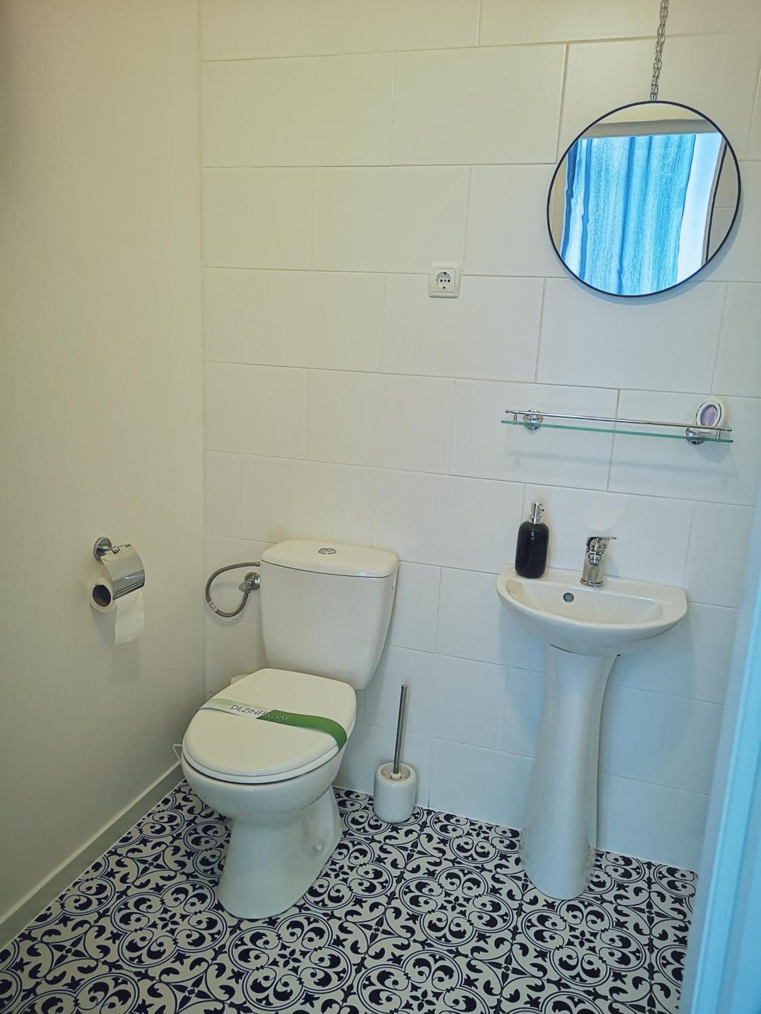 Weisz Apartment-City Center-Free Private Parking,Wifi,Ac Карей Екстериор снимка