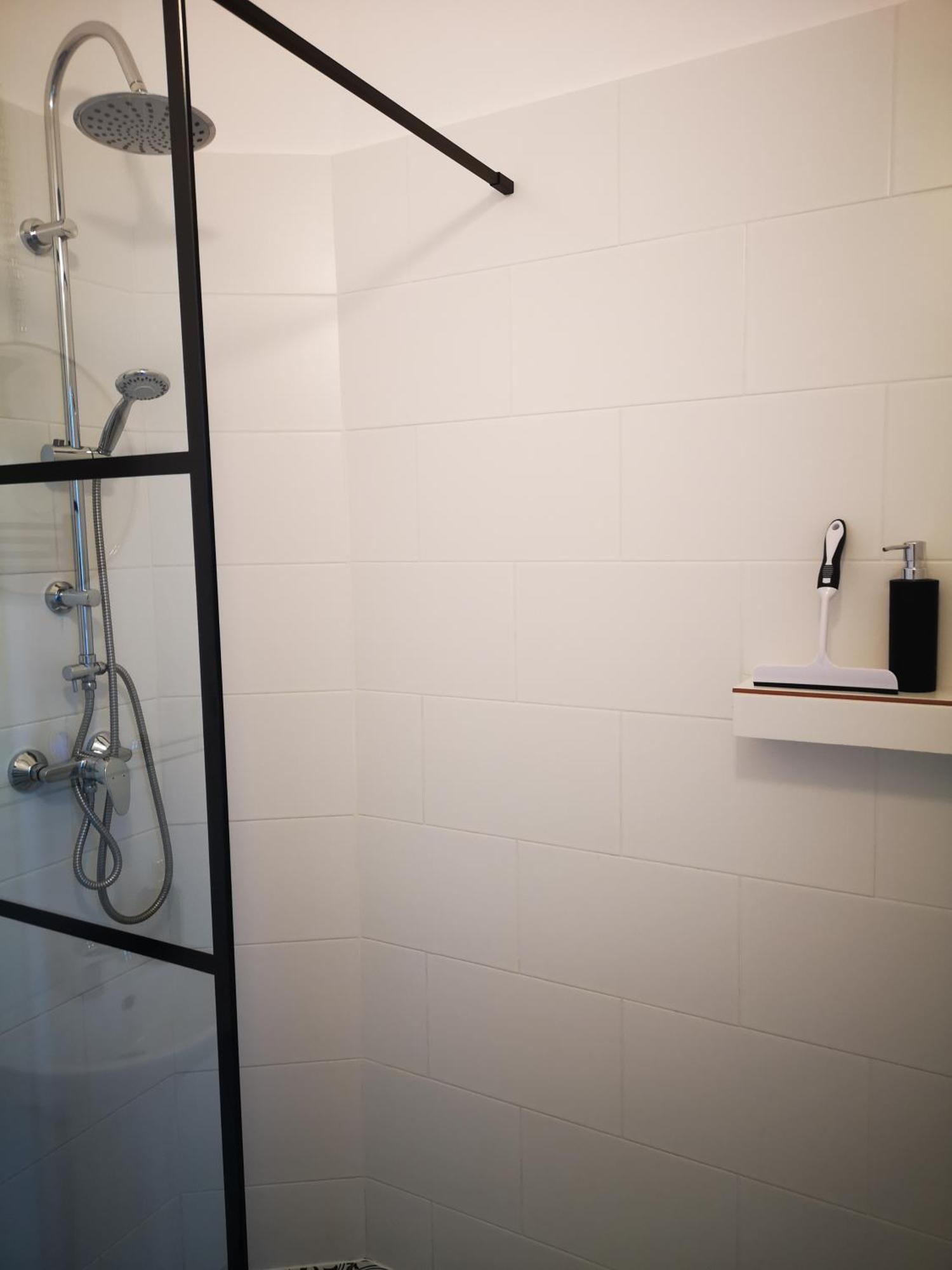 Weisz Apartment-City Center-Free Private Parking,Wifi,Ac Карей Екстериор снимка